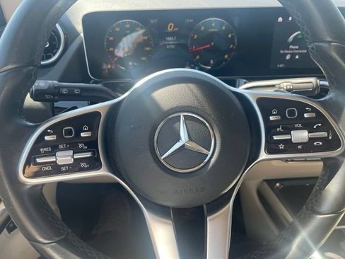 Used 2021 Mercedes-Benz GLA 250 4MATIC image 15