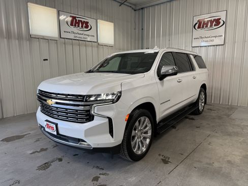 Used 2021 Chevrolet Suburban Premier w/ Premium Package AWD/4WD image 16