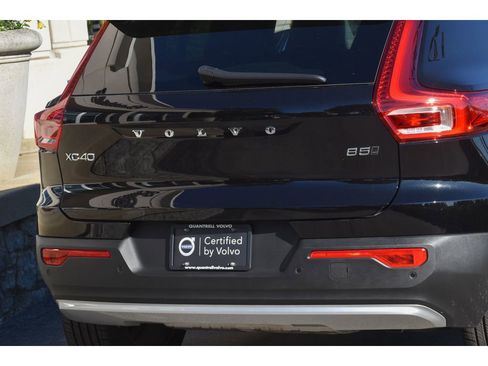 Certified 2025 Volvo XC40 B5 Core w/ Protection Package Premier image 29