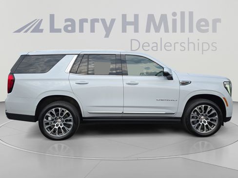 Used 2026 GMC Yukon Denali w/ Sun & Power Step Package AWD/4WD image 6