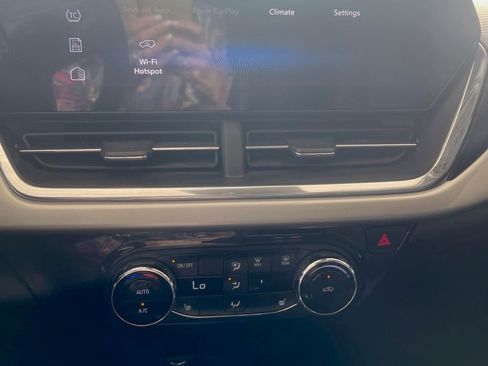 Certified 2024 Chevrolet Trax LT w/ Sunroof Package image 8