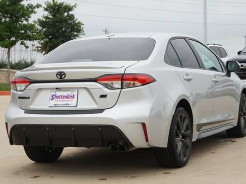 Used 2024 Toyota Corolla SE FWD image 9