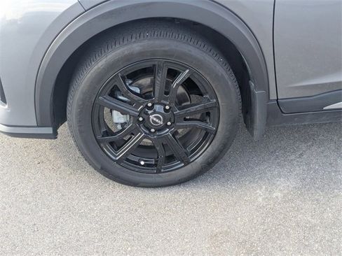 Used 2024 Nissan Kicks SR image 10