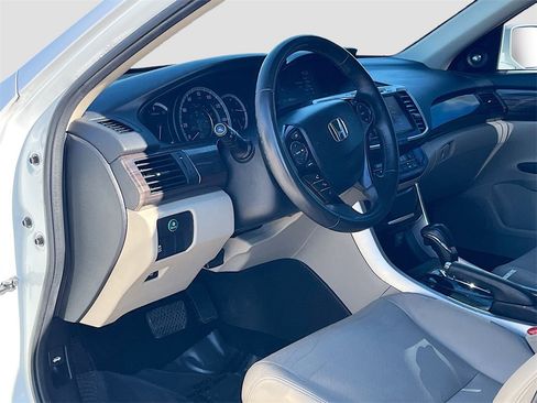 Used 2016 Honda Accord EX-L image 9