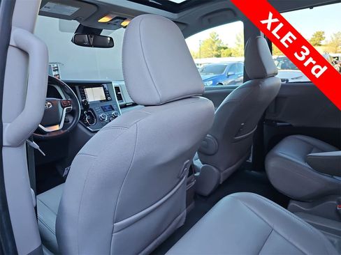 Used 2020 Toyota Sienna XLE image 16