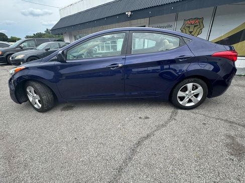 Used 2013 Hyundai Elantra GLS w/ Preferred Pkg FWD image 3