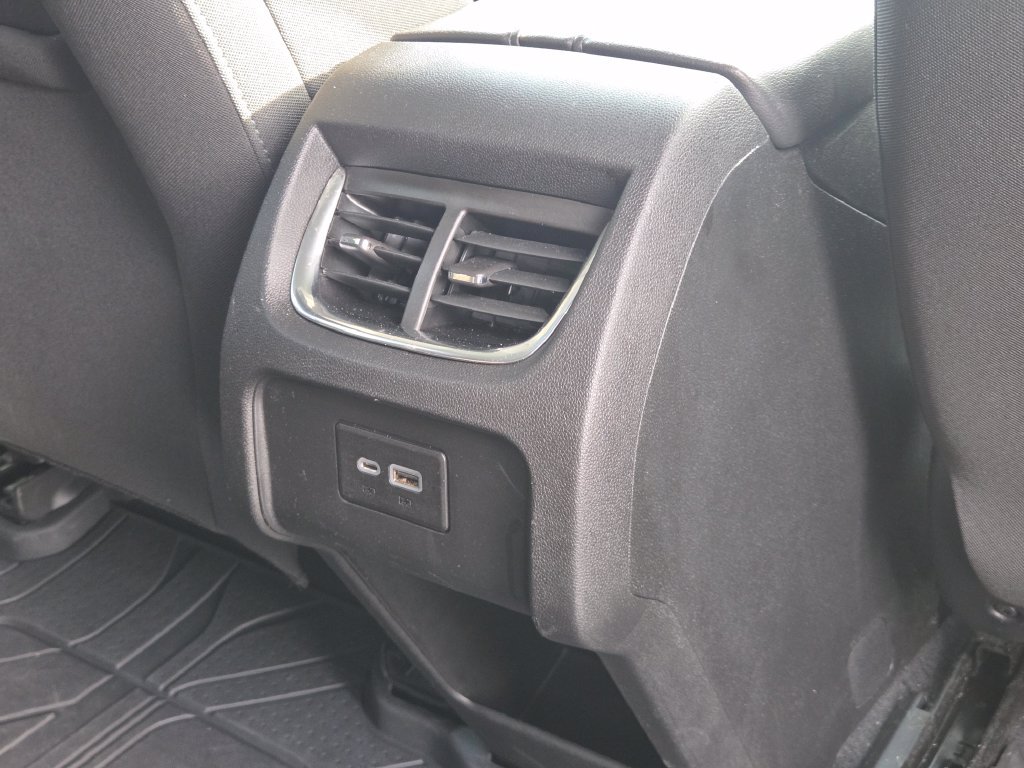 Used 2019 Chevrolet Blazer LT FWD image 15