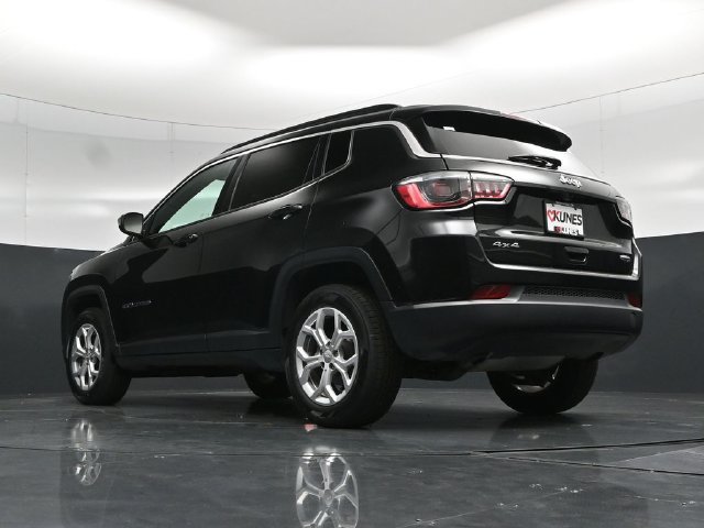 Certified 2024 Jeep Compass Latitude AWD/4WD image 60