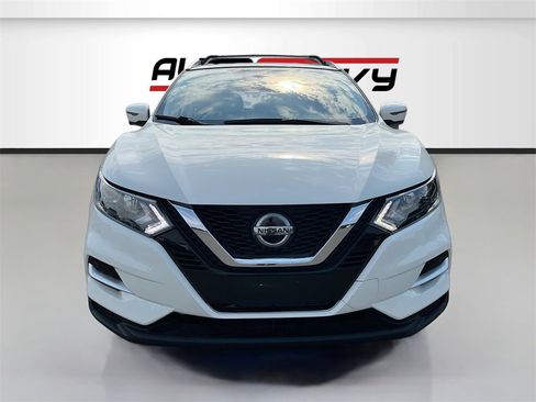 Used 2022 Nissan Rogue Sport SL image 2