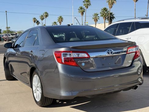 Used 2014 Toyota Camry XLE w/ Leather Package FWD image 6