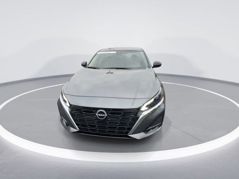 Used 2025 Nissan Altima 2.5 SV image 3