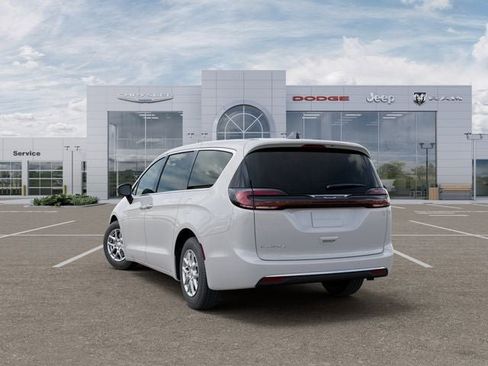 New 2027 Chrysler Pacifica Select FWD image 3