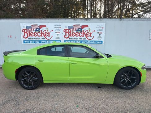 Used 2023 Dodge Charger SXT w/ Blacktop Package image 2