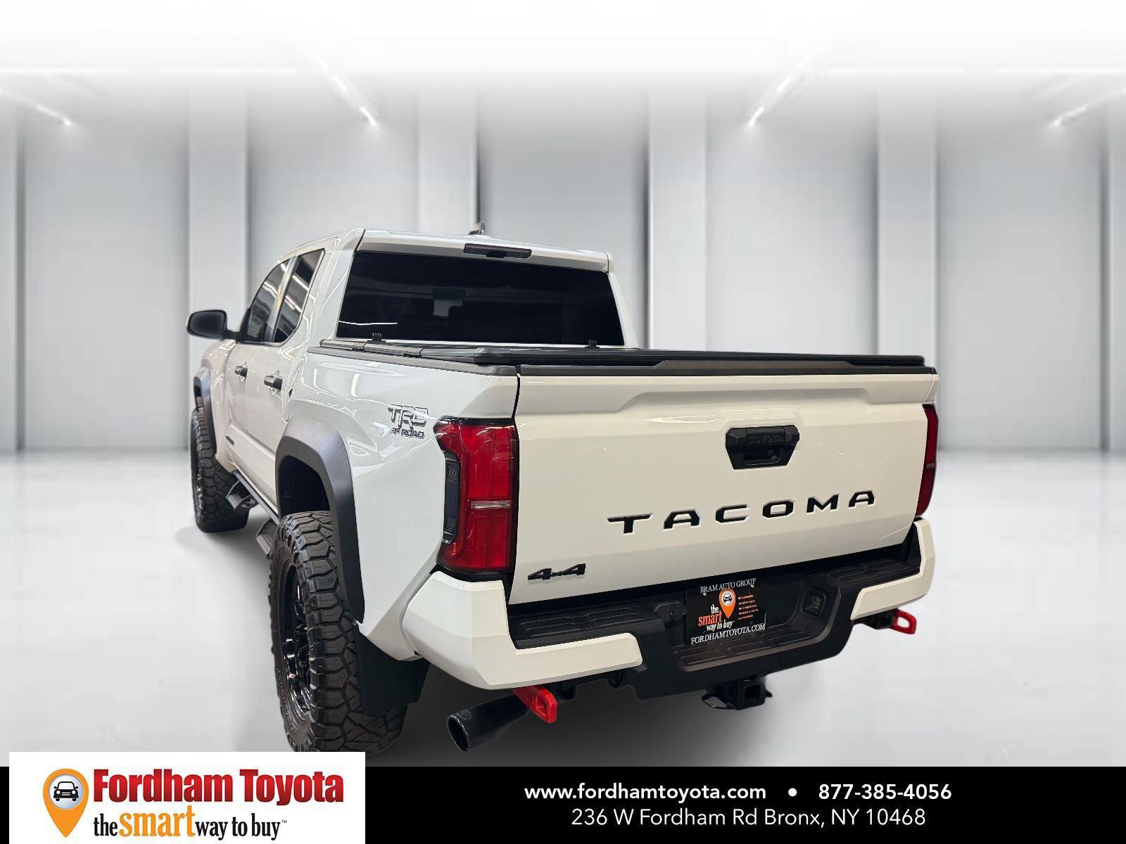 Used 2024 Toyota Tacoma TRD Off-Road AWD/4WD image 5