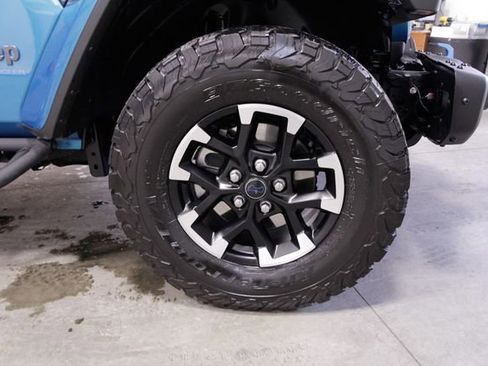 Used 2024 Jeep Wrangler Unlimited Rubicon 4xe image 13