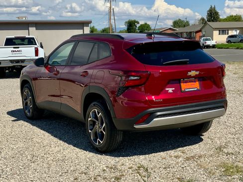New 2025 Chevrolet Trax LT w/ Driver Confidence Package image 3