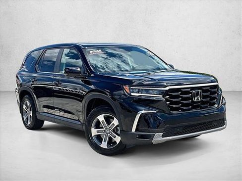 Used 2025 Honda Pilot EX-L image 12