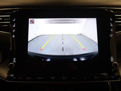 Certified 2024 Jeep Wagoneer L Series II w/ Flexible Seating Group image 22