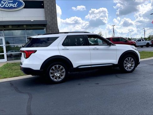 Used 2025 Ford Explorer Active w/ Active Comfort Package AWD/4WD image 6