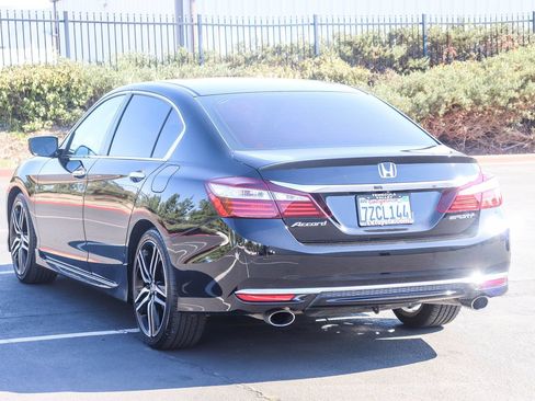 Used 2017 Honda Accord Sport image 5