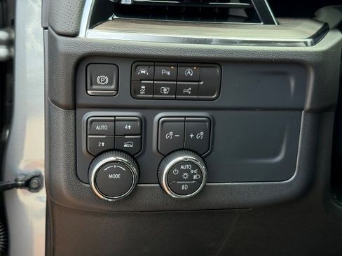 New 2025 Chevrolet Suburban Premier image 12