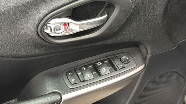Used 2020 Jeep Cherokee Latitude AWD/4WD image 20