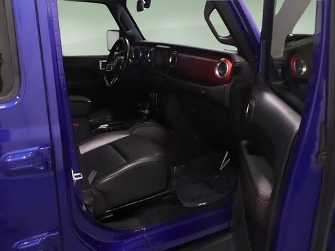Certified 2018 Jeep Wrangler Unlimited Rubicon AWD/4WD image 12
