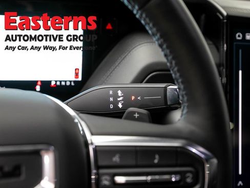 Used 2025 GMC Yukon Denali AWD/4WD image 13