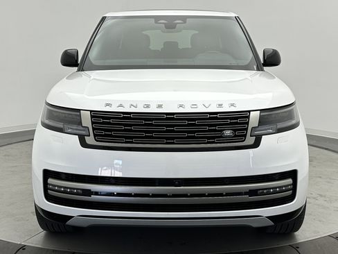 Used 2025 Land Rover Range Rover Long Wheelbase SE image 2
