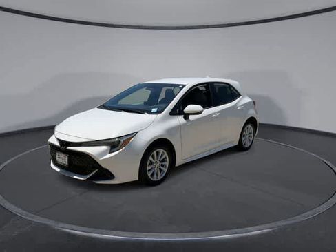 Certified 2025 Toyota Corolla SE FWD image 4