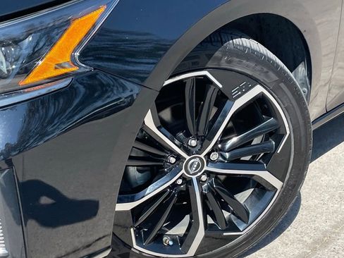 Used 2024 Nissan Altima 2.5 SR image 9