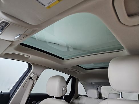 Used 2018 Mercedes-Benz GLC 300 4MATIC image 10