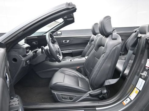 Used 2025 Ford Mustang GT Premium RWD image 23