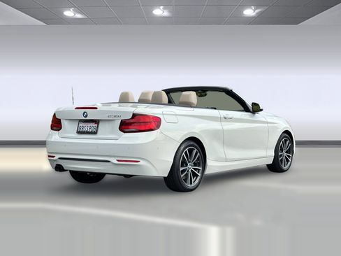 Used 2018 BMW 230i Convertible image 8
