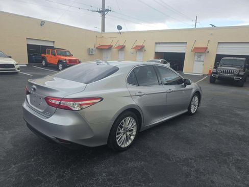 Used 2018 Toyota Camry XLE w/ Audio Package FWD image 2