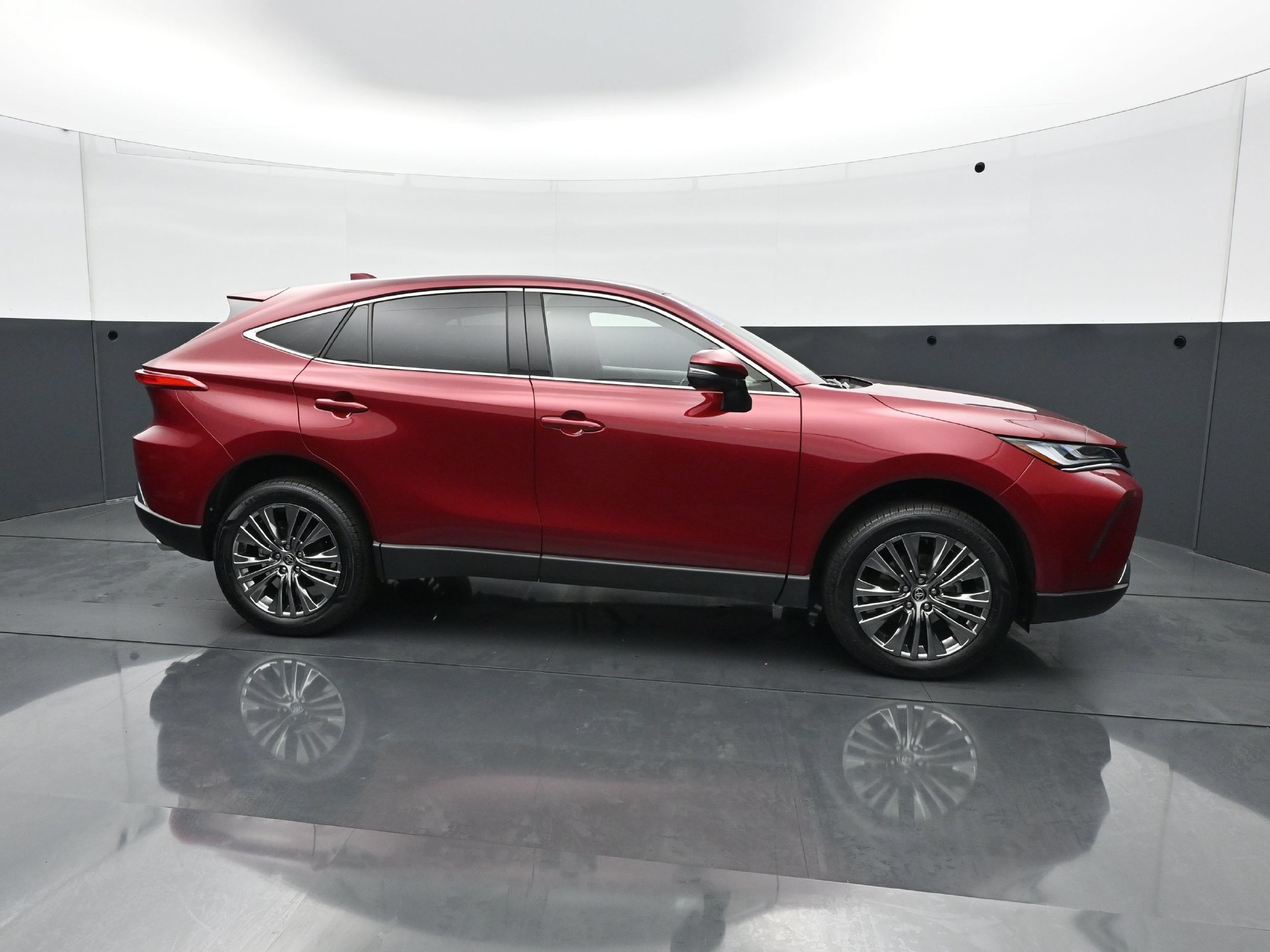 Used 2023 Toyota Venza Limited AWD/4WD image 8