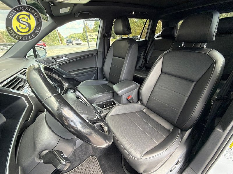 Used 2019 Volkswagen Tiguan SEL R-Line AWD/4WD image 12