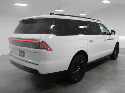 New 2025 Lincoln Navigator L Reserve w/ Jet Appearance Package image 8