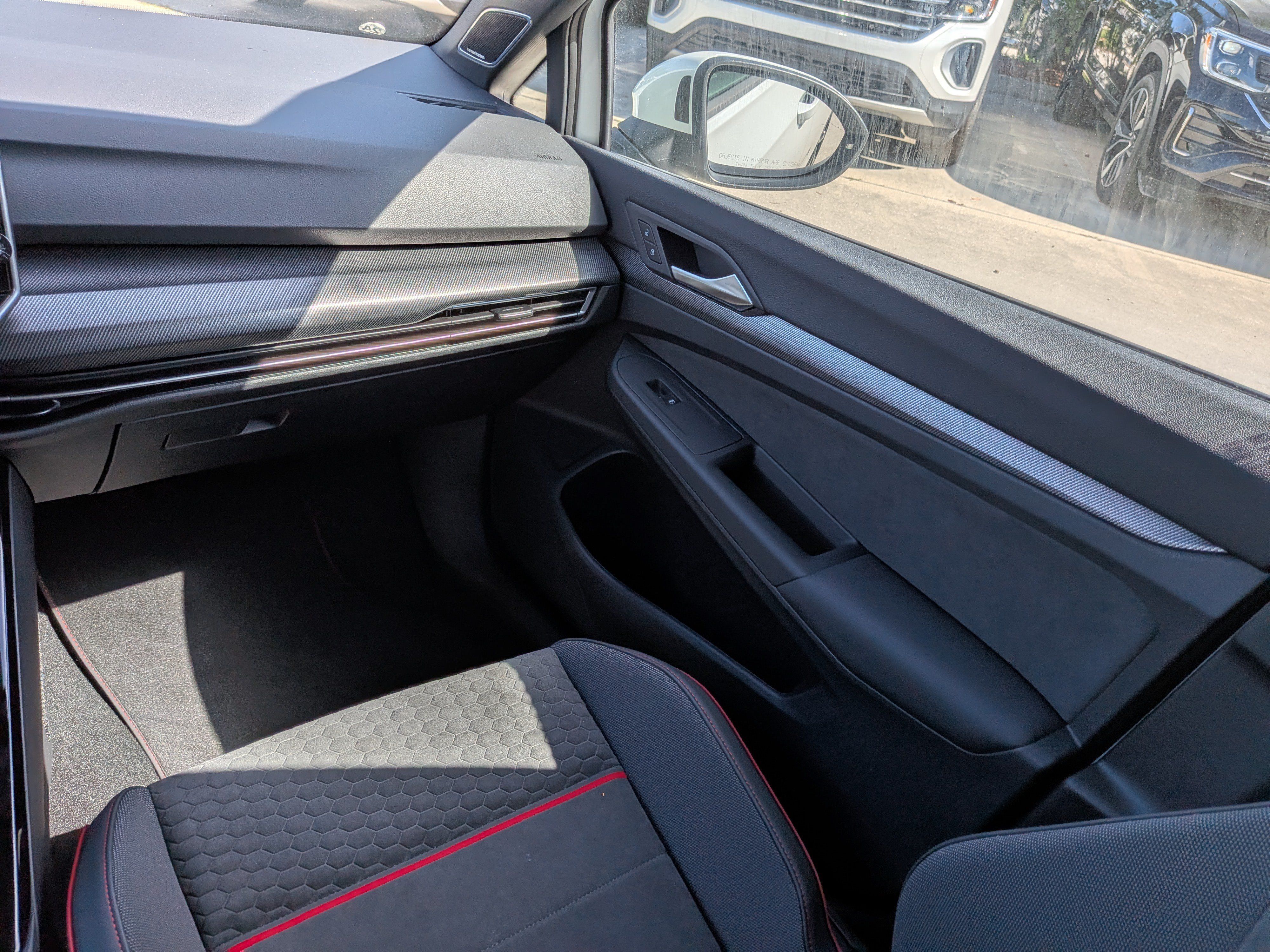 New 2026 Volkswagen GTI SE FWD image 16
