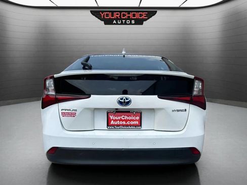 Used 2022 Toyota Prius LE image 4