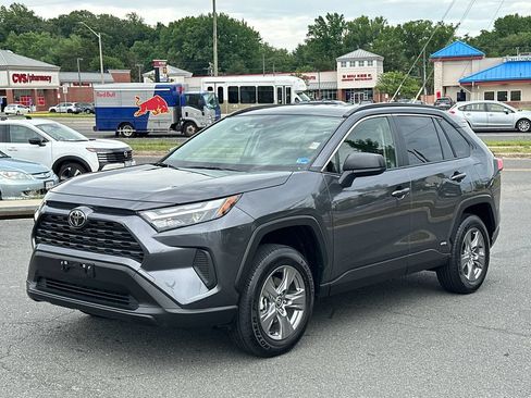 Used 2025 Toyota RAV4 LE AWD/4WD image 2
