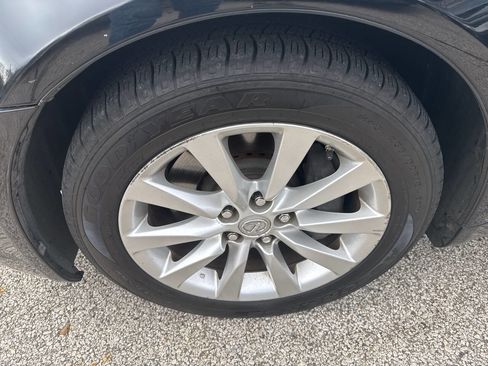 Used 2011 Lexus LS 460 AWD w/ Comfort Pkg image 27
