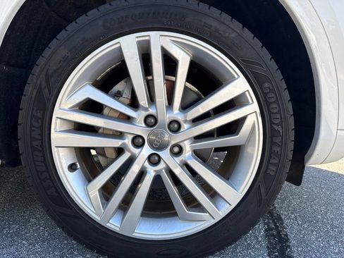 Used 2019 Audi Q5 2.0T Premium Plus w/ Premium Plus Package AWD/4WD image 9