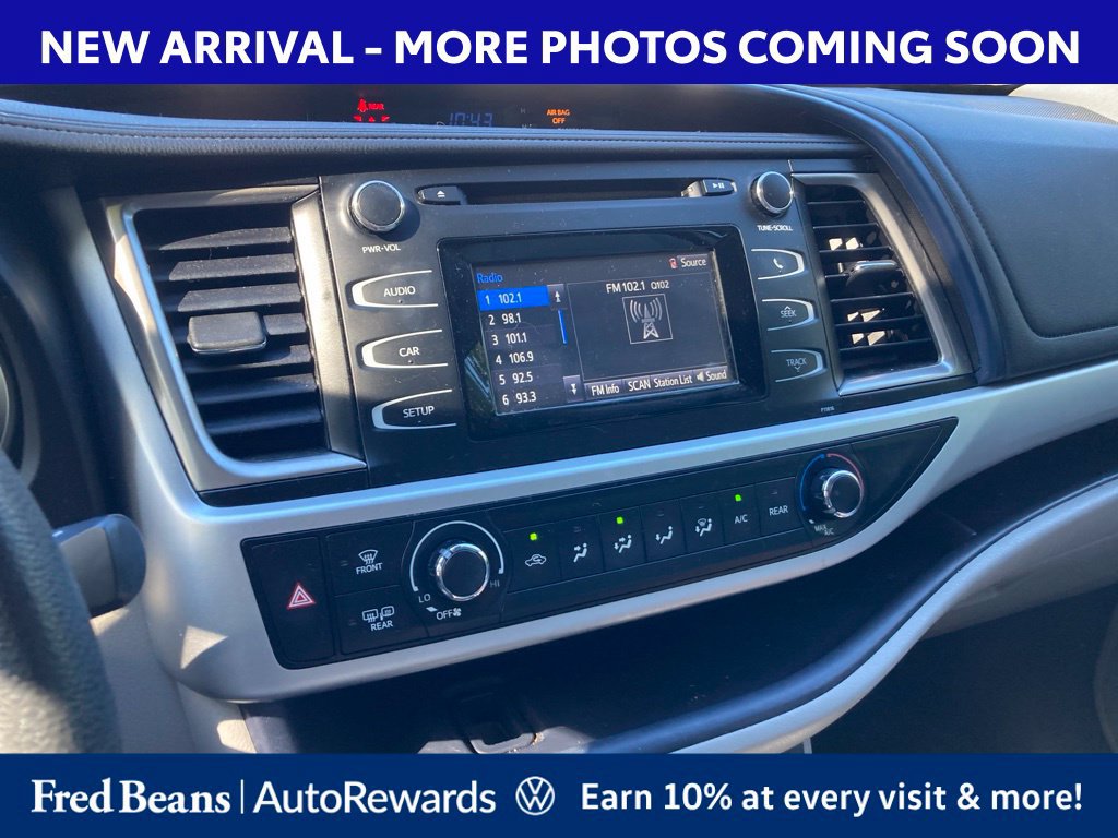 Used 2019 Toyota Highlander LE AWD/4WD image 13