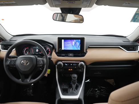 Used 2025 Toyota RAV4 LE AWD/4WD image 13