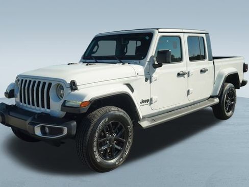 Used 2023 Jeep Gladiator Sport image 3