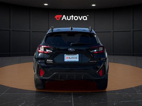 Used 2024 Subaru Crosstrek 2.0i Premium image 4
