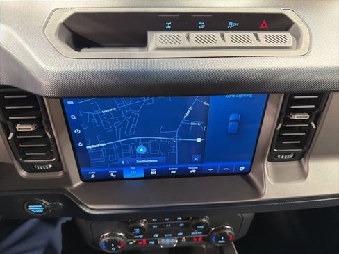 Used 2022 Ford Bronco Outer Banks image 18