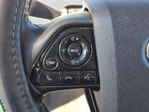Used 2021 Toyota Prius XLE image 11