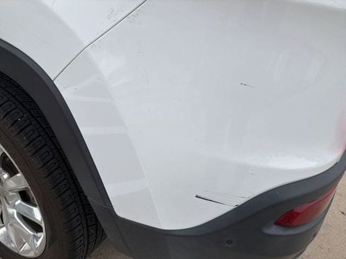 Used 2016 Jeep Cherokee Limited w/ Technology Group FWD image 9